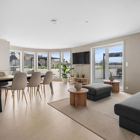 Stay L Urban - Spacious Apartment With Private Terrace Bergen Exterior foto
