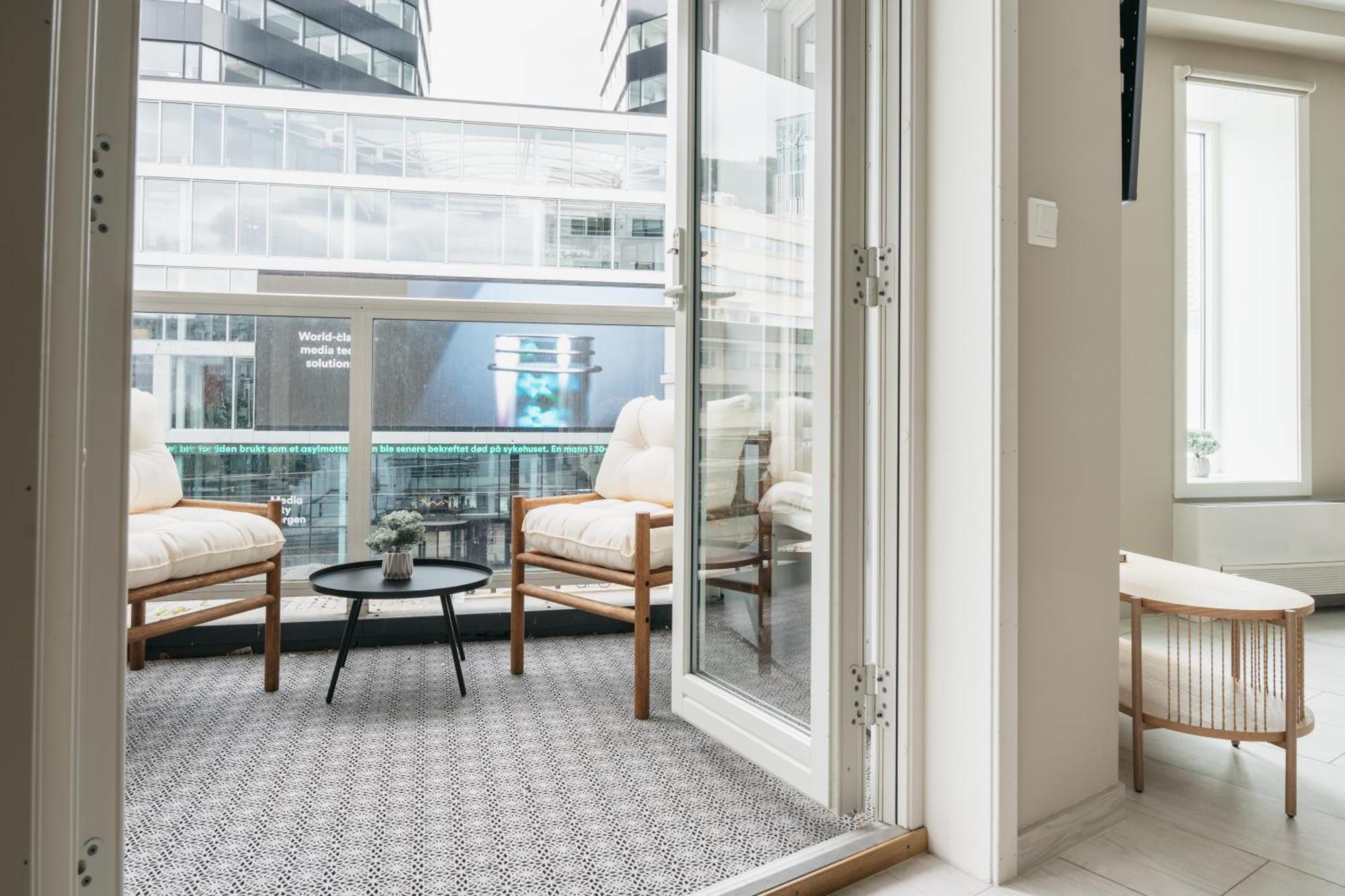 Stay L Urban - Spacious Apartment With Private Terrace Bergen Exterior foto