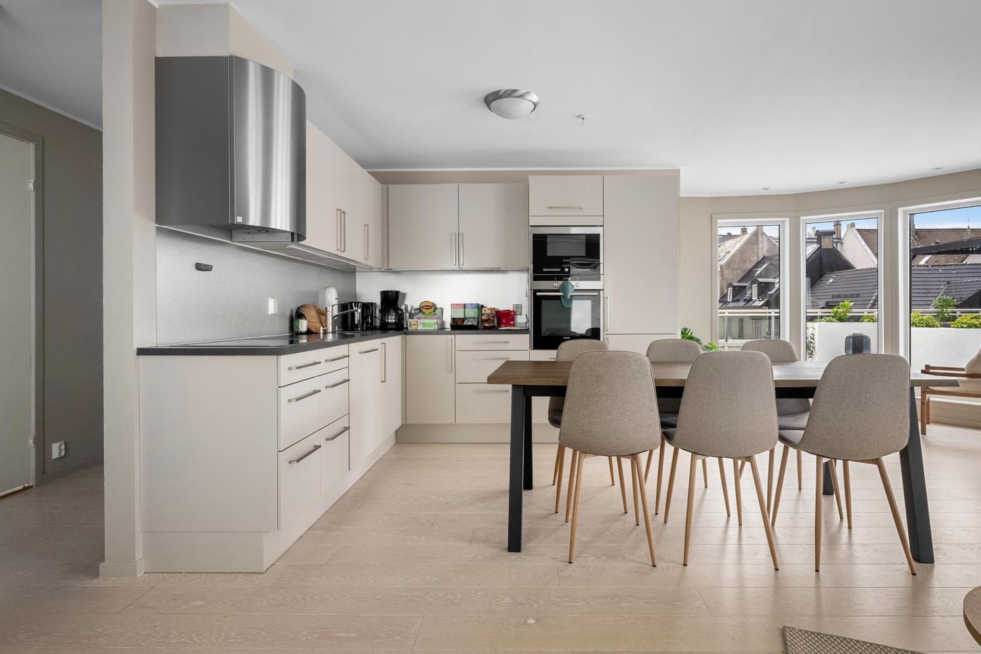 Stay L Urban - Spacious Apartment With Private Terrace Bergen Exterior foto