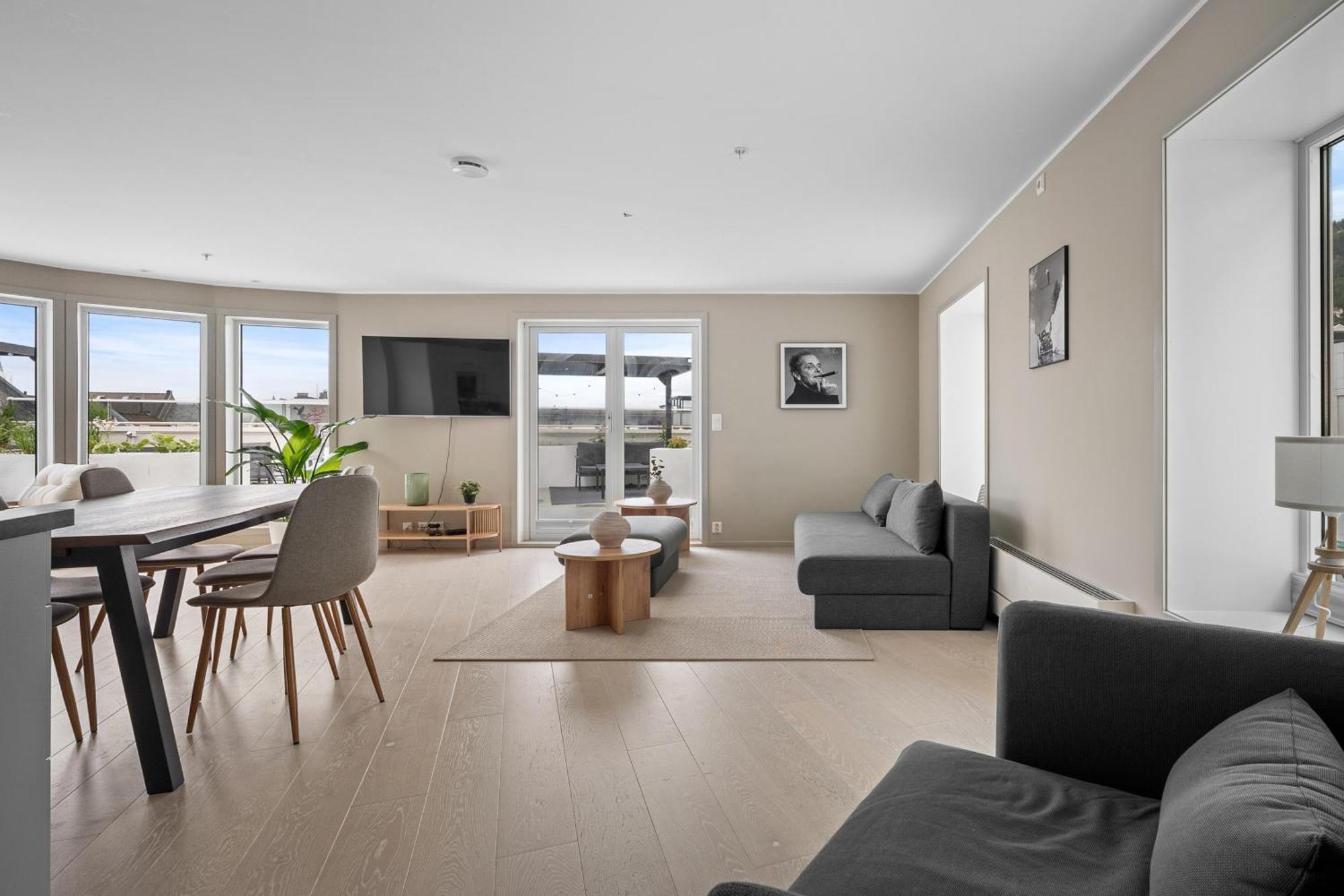 Stay L Urban - Spacious Apartment With Private Terrace Bergen Exterior foto